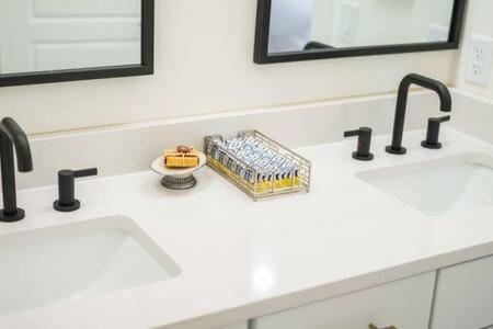 The Warhol - Pet-Friendly Apartment Bentonville Eksteriør bilde