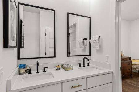 The Warhol - Pet-Friendly Apartment Bentonville Eksteriør bilde