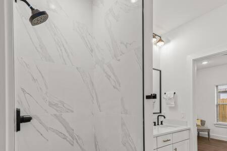 The Warhol - Pet-Friendly Apartment Bentonville Eksteriør bilde
