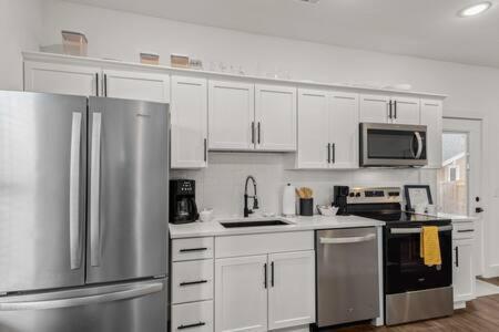 The Warhol - Pet-Friendly Apartment Bentonville Eksteriør bilde